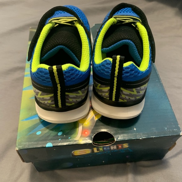 BRAND NEW Skechers S Lights Tremblers Shoes Size 9 Blue/Lime - Picture 3 of 9